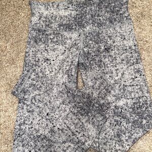 Lululemon Athletica Gray Patterned Leggings